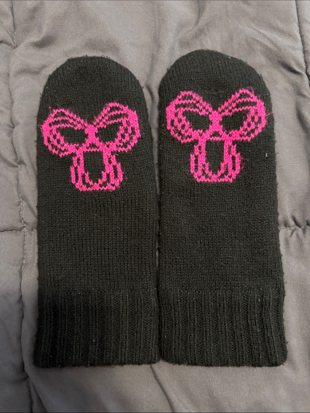 TNA Black Mittens with Hot Pink Bow Motif